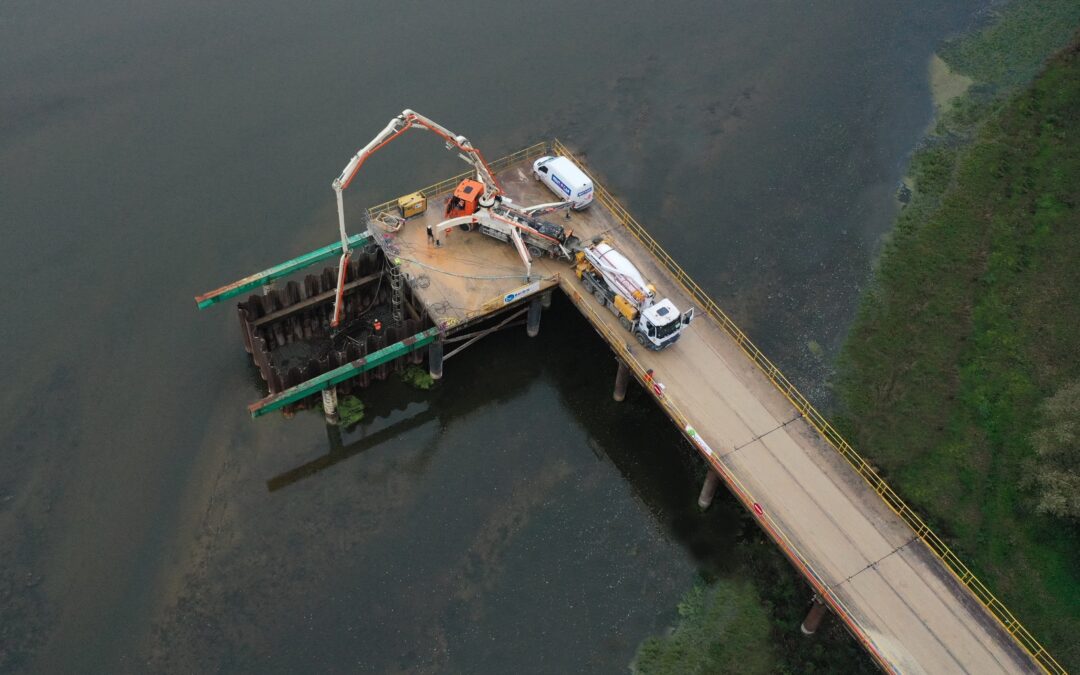 Les appuis du pont en cours de construction